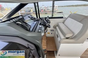 Jeanneau Leader 40 - pilot seat