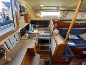 Sadler 32  - Galley