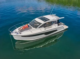 2027 Sealine C335