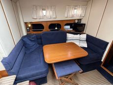 2000 Hardy Marine 32 Commander