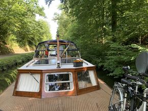 Cruising Belgian canals