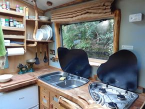 Hidden Thetford sink and hob
