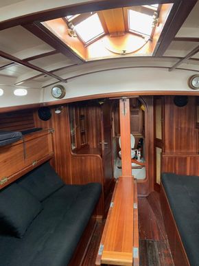 interior cabin and butterfly hatch