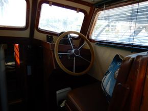 Jason 35 Pilothouse Offshore - Helm