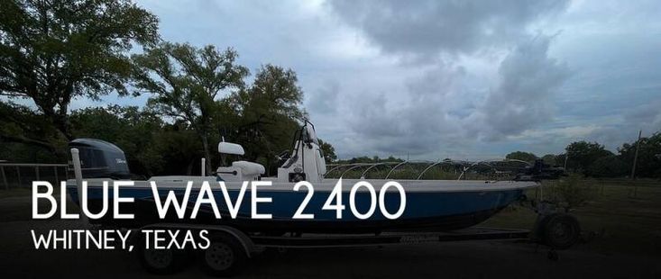 2015 Blue Wave 2400 pure bay