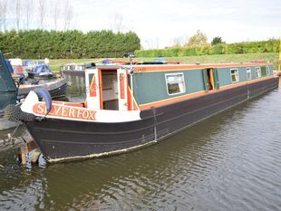 SILVER FOX &bull; 60ft 8in cruiser stern, ex hire boat with 5+2 berths