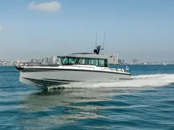 2025 Axopar 37 XC Cross Cabin