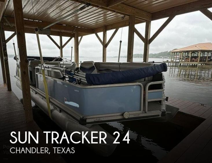 1990 Sun Tracker 24 party barge
