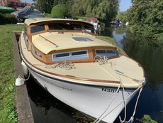 Harmony Bourne 35 Broads Cruiser