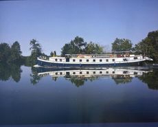 Charming well maintained 26m Luxe Motor fully converted ready to go