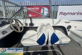 Bayliner 175 - pilot seat