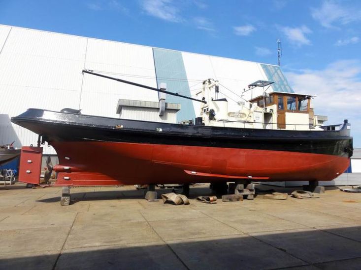 sturdy tug with rich history, fully equipped, spacious aft deck