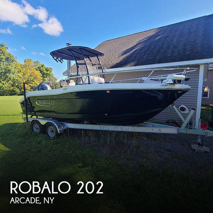 2019 Robalo 202 explorer