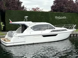 2017 Broom 35 Coupe