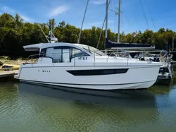 2016 Sealine C330