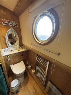 Deep End, 60ft Collingwood Widebeam 