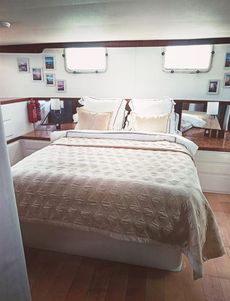 1986 Hatteras 54
