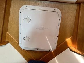 Kingfisher 35 SE  - Anchor Locker