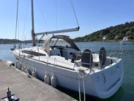 2015 Jeanneau Sun Odyssey 349