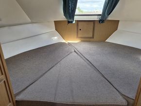 Front cabin with infill