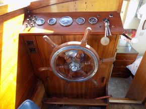 Windboats 38 AFT SALOON! - Helm