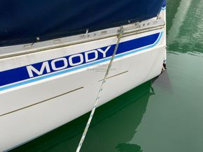 Moody 29  - Stern