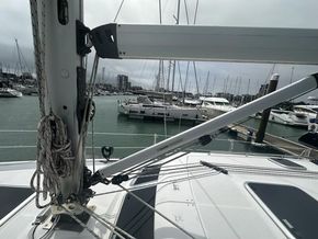 2010 Hunter Legend 41 Deck Saloon 25