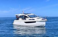 2015 Sealine C330