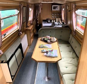 Dinette & Galley