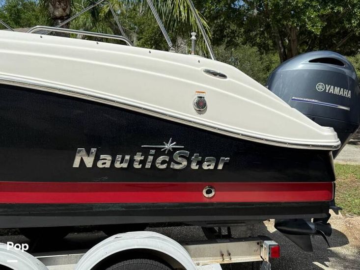 2016 NauticStar 223 DC Sport Deck
