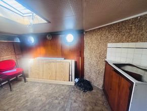 Salle avec verriere