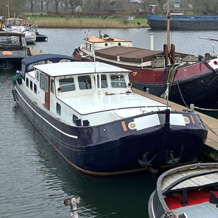 Classic motor vessel – Fully equipped with modern comfort
