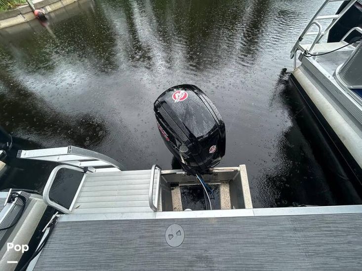 2023 Bennington 22 ss