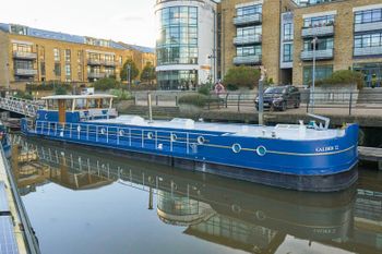 Calder 2 - Houseboat with London mooring