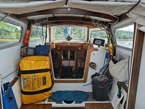 pilot house, depth sounder, plotter