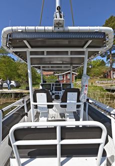 Vector 11 with OXE outboard diesel engines