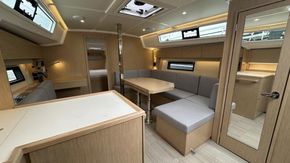 Bavaria C42 13