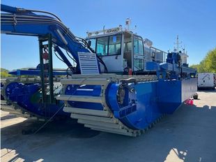 2no. 12.9m self propelled amphibious diggers - For Sale