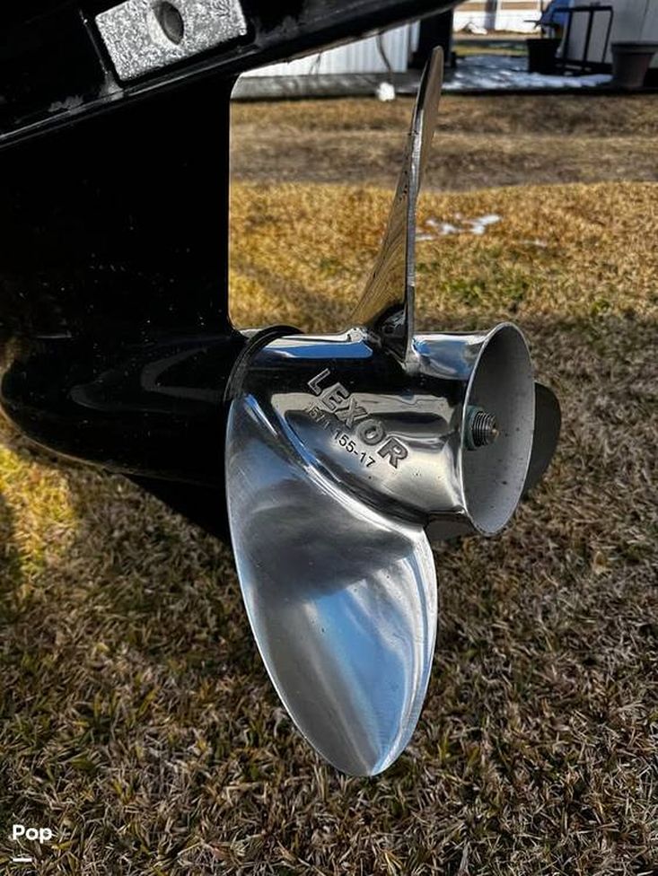 2018 Sea Ray 210 spx