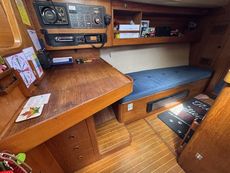 1985 Moody 37
