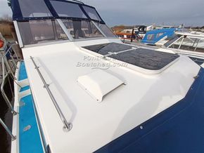 Broom 32  - Coachroof/Wheelhouse