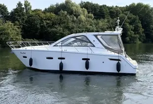 2011 Sealine SC35