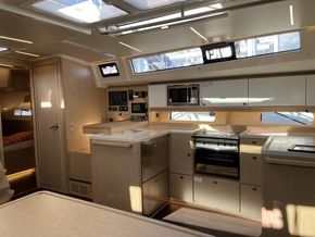 2025 Bavaria C46 16
