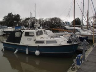 Channel Island 22, very well equipped.