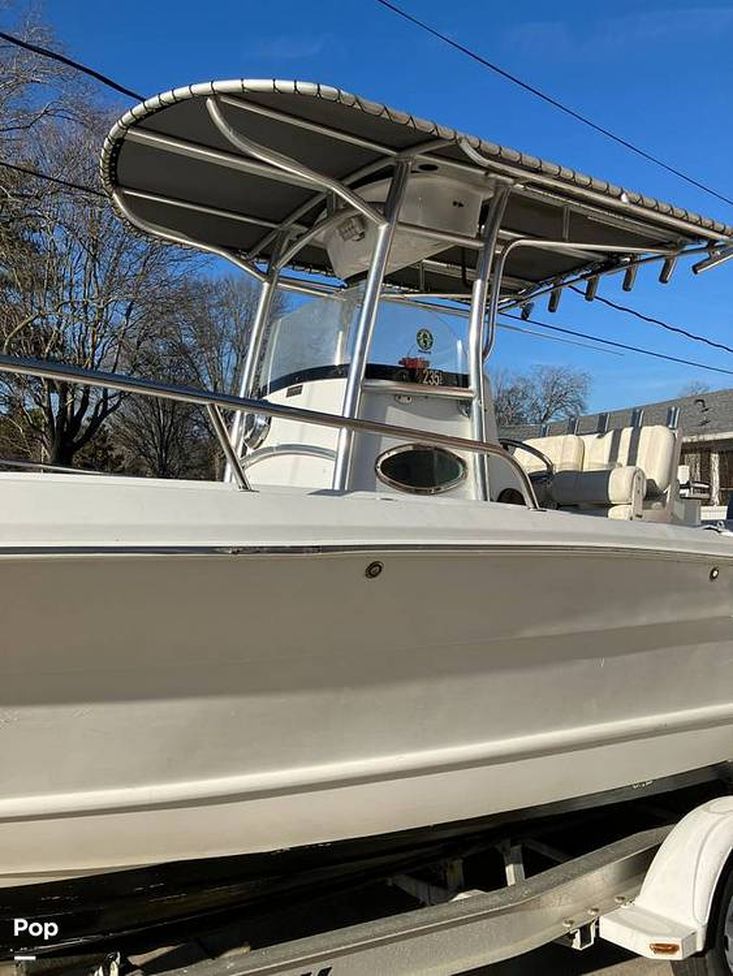 2008 Triumph 235 center console