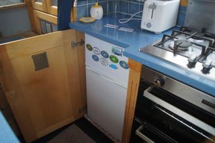 Meant2bee 57ft Cruiser stern Narrowboat