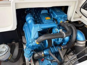 Beneteau Antares 7 Inboard diesel engine - low hours - Engine