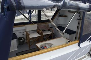 Starboard side covers up