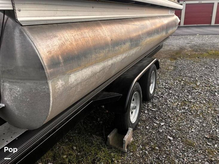 2022 Sweetwater 2086