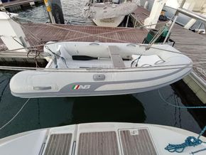 Beneteau Oceanis 411  - Dinghy